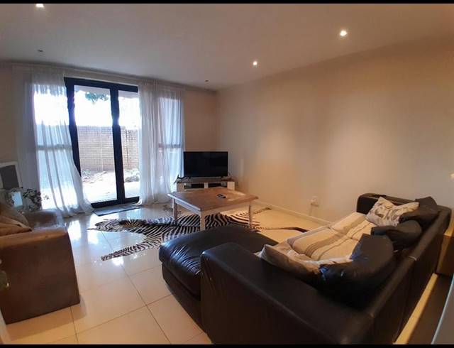 2 BEDROOM APARTMENT FOR SALE IN ROOIHUISKRAAL NORTH